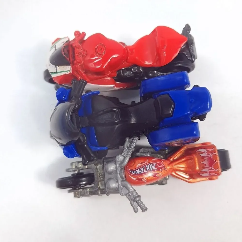 Hot Wheels Ducati 1199 Panigale Red thrill racer blast lane matchbox bmw police